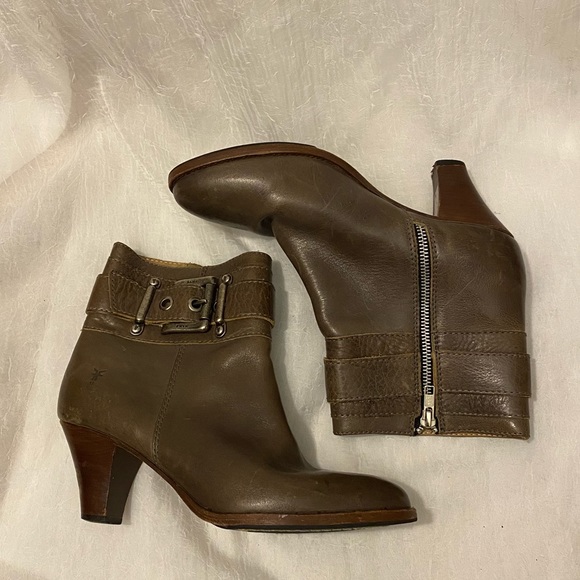 Frye Tina Shootie Leather Chunky Buckle Ankle Boots - Picture 6 of 8